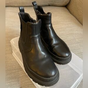 Zara- Leather Chelsea Boots Black Sz 12.5